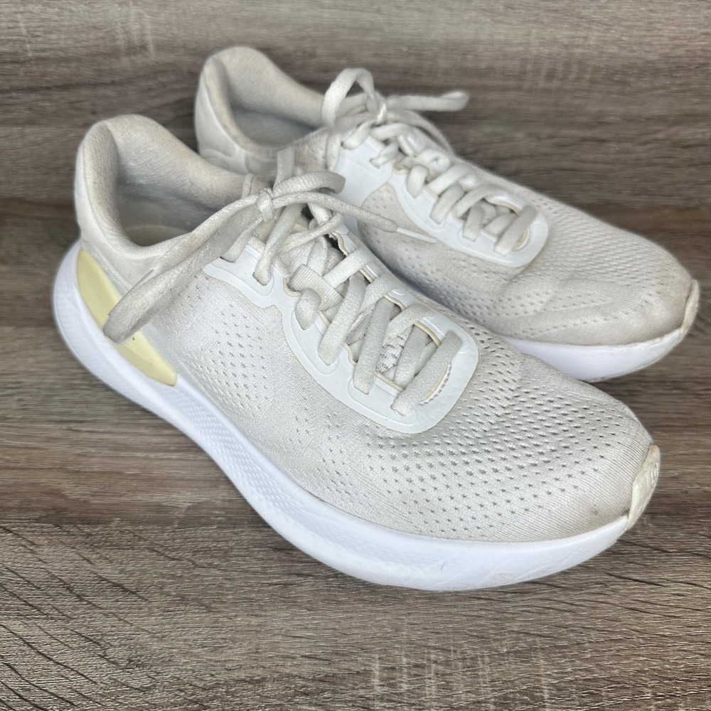 Lululemon Beyondfeel Run Shoes Women's 7 White Sneakers Comfort Running Walking